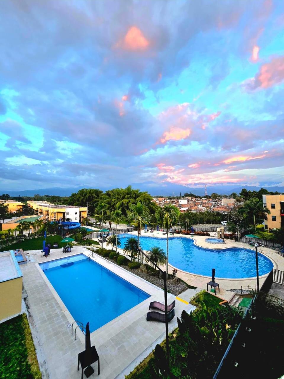 Apartamento Privado Vacacional A 5M Del Aeropuerto, 20 Minutos Del Parque Del Cafe Y Centro De Armenia Con 4 Piscinas, 3 Jacuzzi, Sauna By Molca Xperiences 2H Zewnętrze zdjęcie